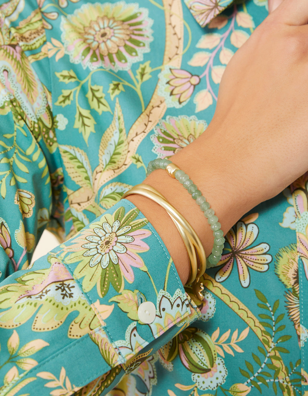 Spartina - - 18K Gold Plated Mint Green Quartz Stones 8mm Flower Opal Stretch Bracelet