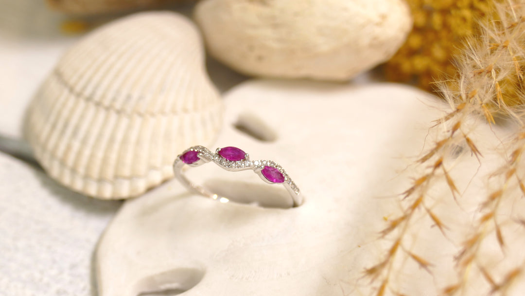 14k White Gold Ruby 0.06ct Accent Diamonds 3 Stone Wavy & Marquise Cut Ring (Size 7)