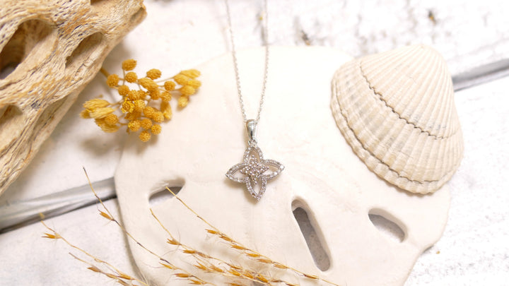 10k White Gold Clover Shape 0.50ct Diamond Necklace