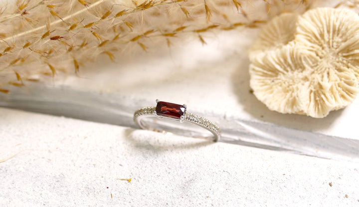 10k White Gold Garnet Marquise Ring (Size 7)