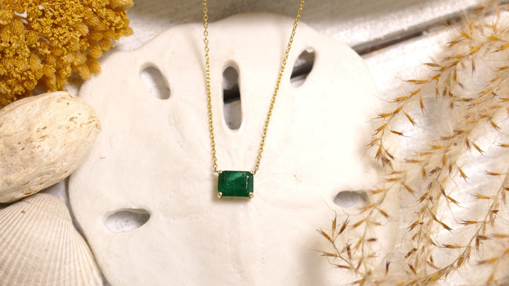 14k Yellow Gold 1.49ct Emerald Cut Emerald Necklace (18")