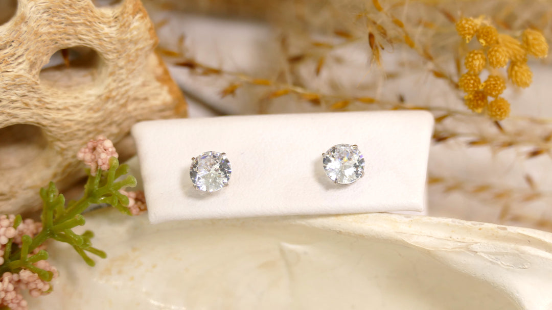 14k White Gold CZ Round/5mm Basket Stud Earrings
