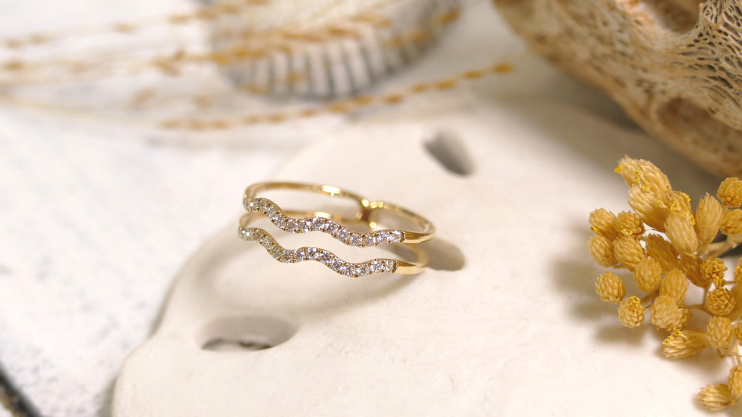 14K Yellow Gold Double Wave .25ct Natural Diamond Ring (Size 6.5)