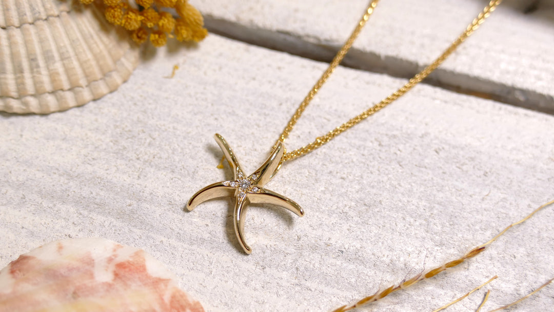 14k - Yellow Gold Natural Diamond Starfish Pendant
