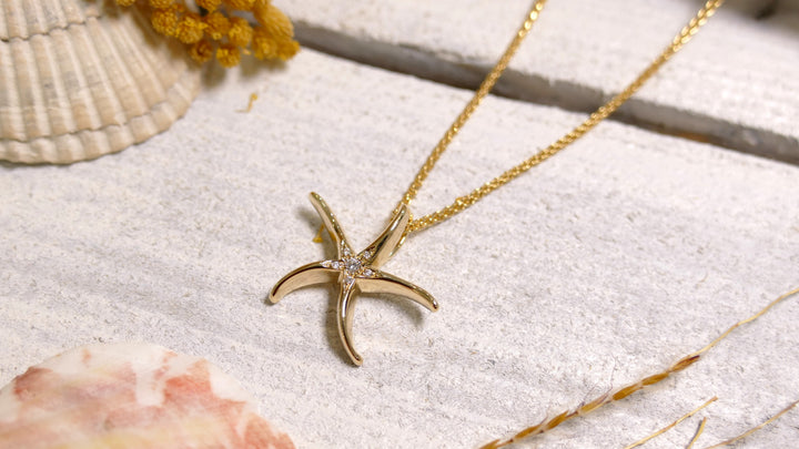 14k - Yellow Gold Natural Diamond Starfish Pendant