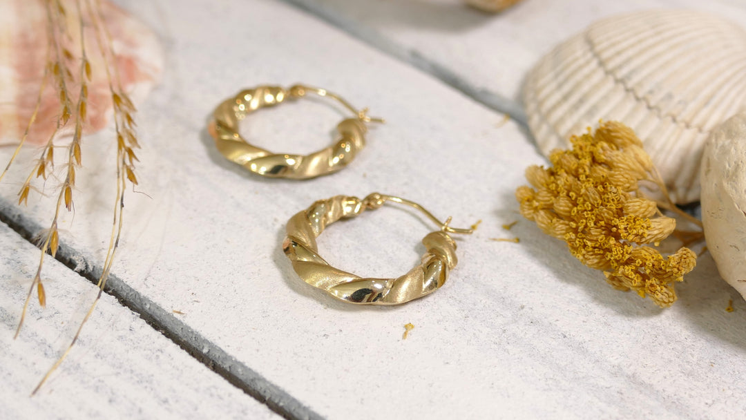 14k Yellow Gold Polished & Matte Twist Hoop Earrings