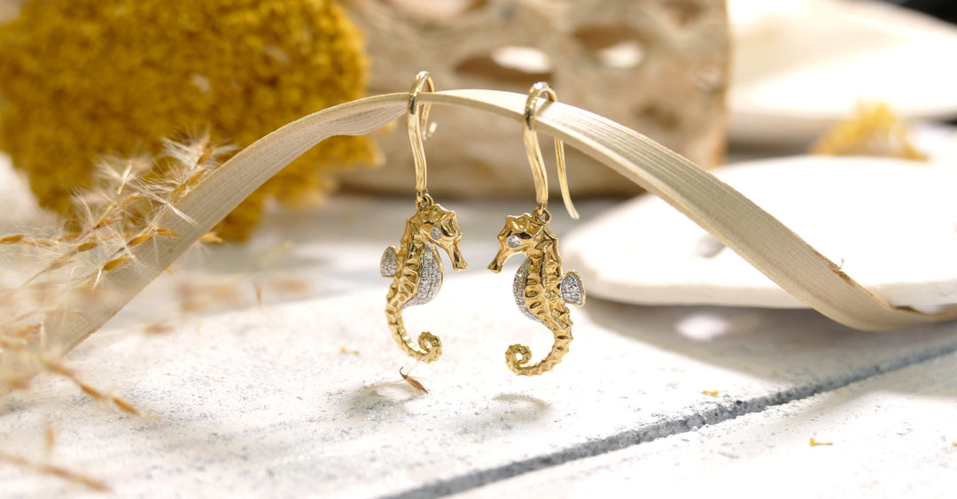 14k Yellow Gold .13ct Diamonds Seahorse Dangle Earrings