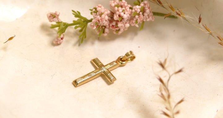 14k Yellow Gold Cross Diamond Cut Pendant Barrel