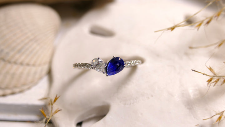 14k White Gold Sapphire Pear 0.31ct Diamond Ring (Size 6 )
