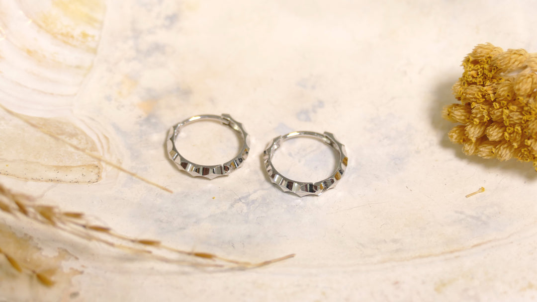 14k White Gold Small - Ridged Diamond Cut Hoop Earrings