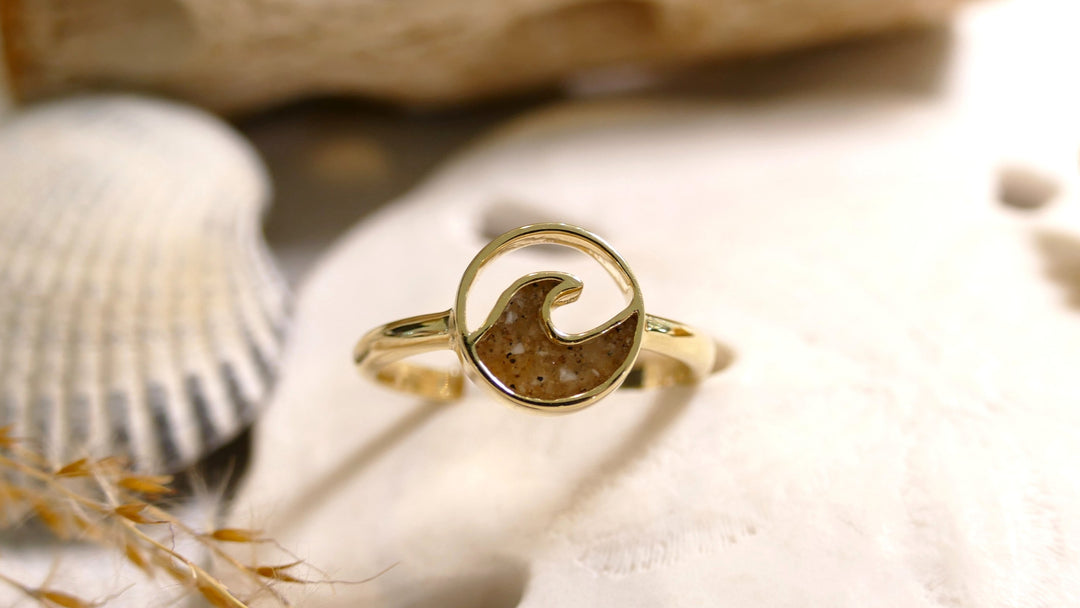 Dune - 14k - Yellow Gold Ocean City Beach Sand Wave Ring (Size 7)