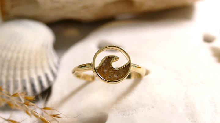 Dune - 14k - Yellow Gold Ocean City Beach Sand Wave Ring (Size 7)