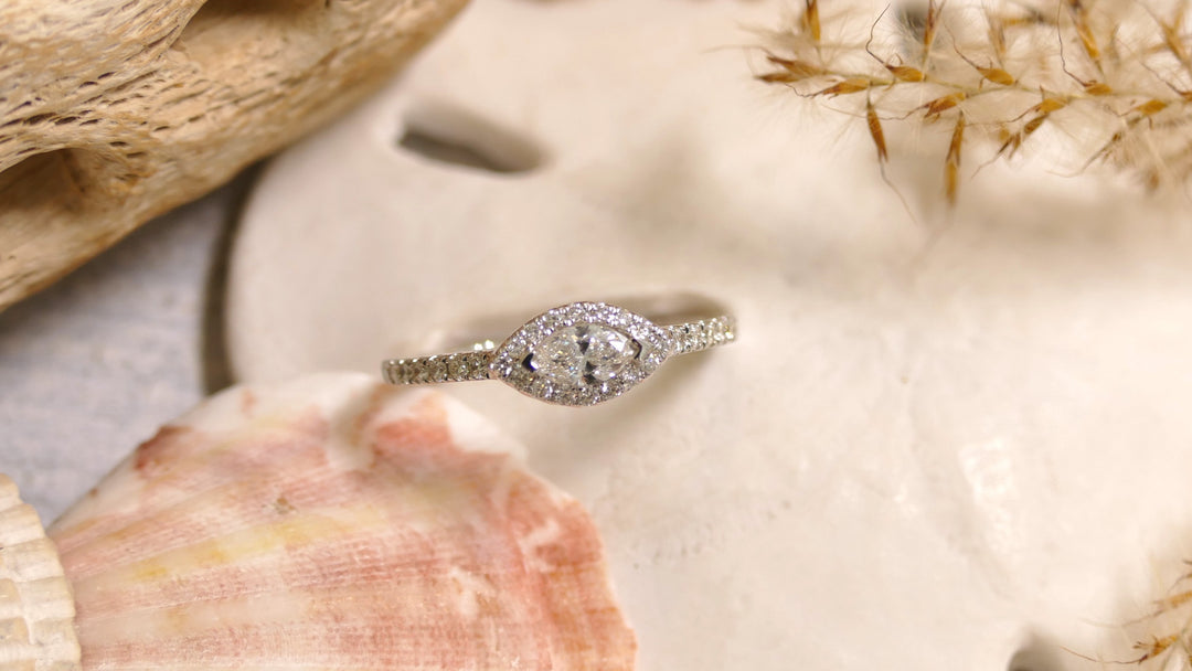 10K White Gold 0.60ct Natural Diamond Link Ring (Size 7)