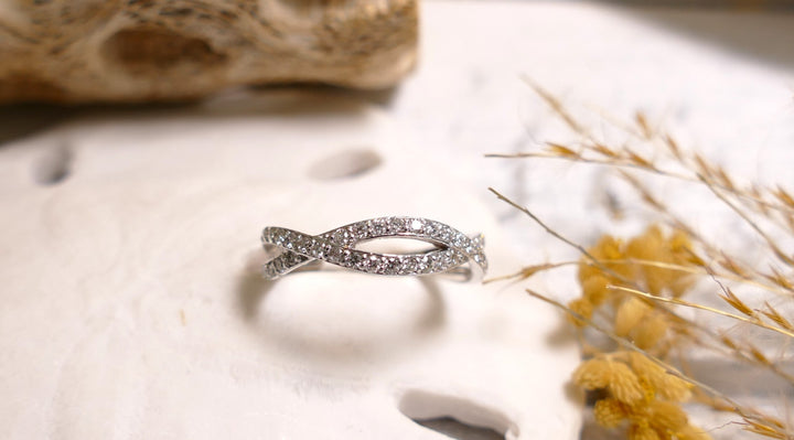 14K White Gold 0.40ct Natural Diamond Infinite Ring (Size 6.5)