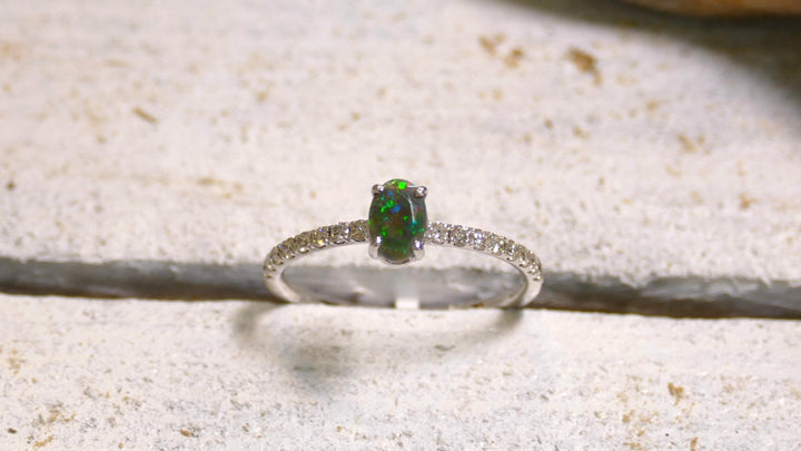 14k White Gold Green Opal & Diamonds Ring (Size 6 1/4)