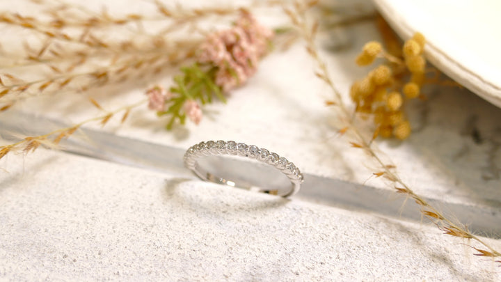 14K White Gold .017ct Natural Diamond Ring (Size 6.5)