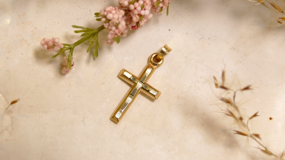 14k Yellow Gold Cross Diamond Cut Pendant Barrel