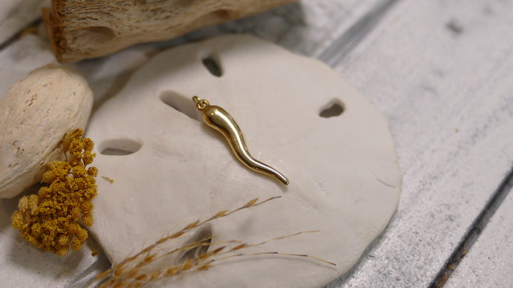 14k - Yellow Gold 3D Italian Horn Pendant