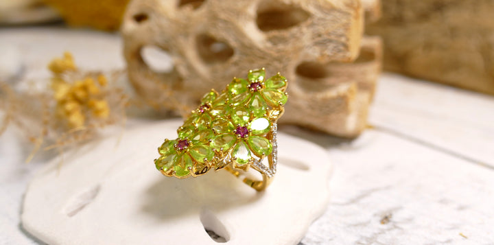 Sterling Silver - Gold Vermeil Floral 10.60ct Peridot Statement Ring (Size 7)