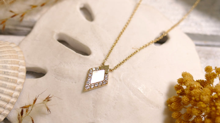 14k Yellow Gold 0.26ct Mother of Pearl Tri Pendant