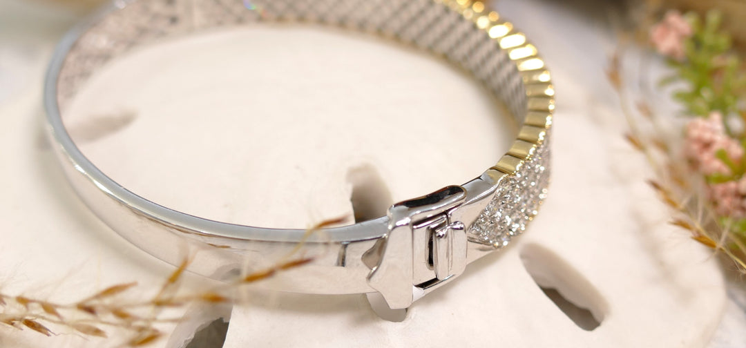 14k Two Tone Scallop Shell Edge 4.30ctw Diamond Bangle Bracelet