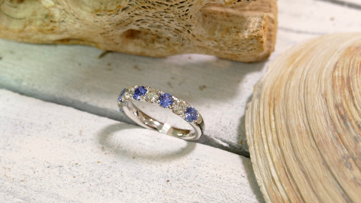 14k White Gold Sapphire Ring (Size 6.5)