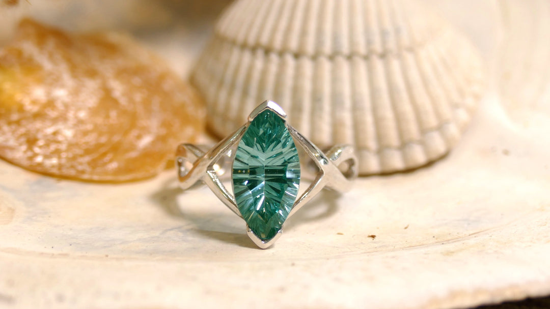 14k White Gold Caribbean Topaz Marquise Ring (Size 7)