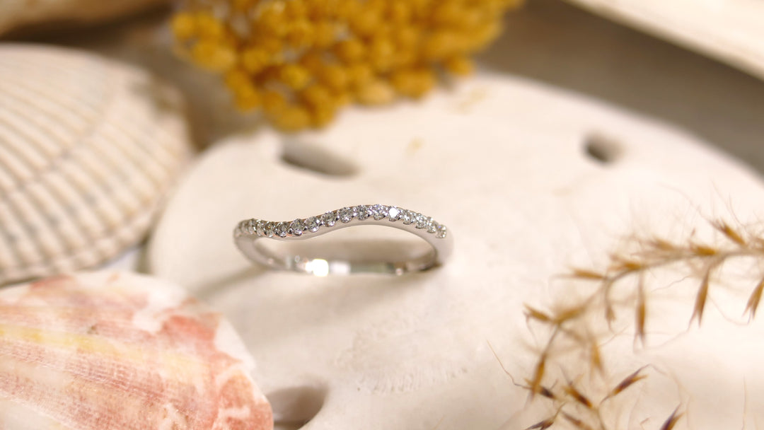 14K White Gold Waved .22ct Natural Diamond Stackable Ring (Size 6.5)