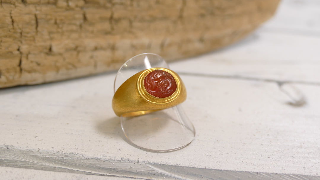 ANCIENT ROMAN CARNELIAN WOLF ATTACKING DEER 200-100 BC SET IN A LATER GOLD RING SIZE 9