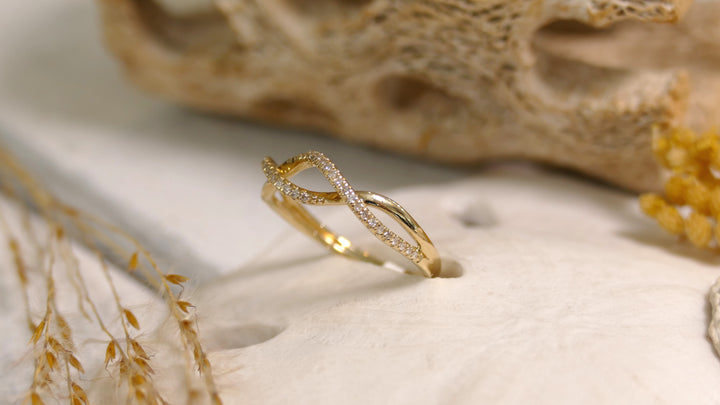 14K Yellow Gold 0.12ct - Double Wave Twist Natural Diamond Ring (Size 6.5)