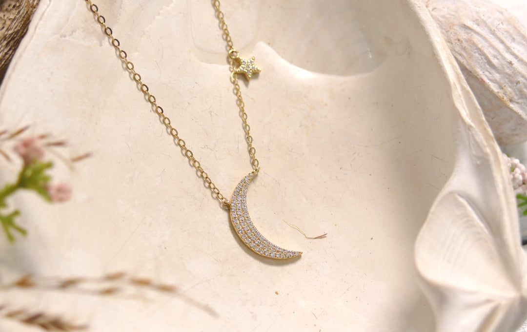 14k Yellow Gold Diamond 0.19ct Small Star - Pave Crescent Moon Necklace 18"