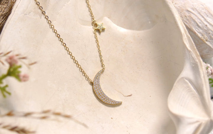 14k Yellow Gold Diamond 0.19ct Small Star - Pave Crescent Moon Necklace 18"