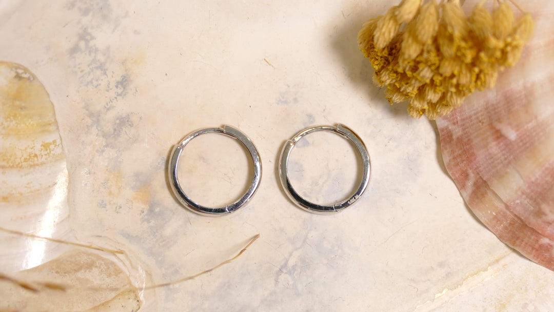 14k White Gold Small - Polished Hoop Earrings
