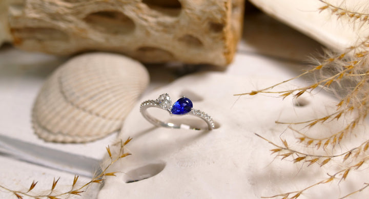 14k White Gold Sapphire Pear 0.31ct Diamond Ring (Size 6 )