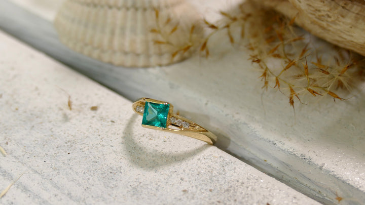 14k Yellow Gold Paraiba Tourmaline Square Ring (Size 7)