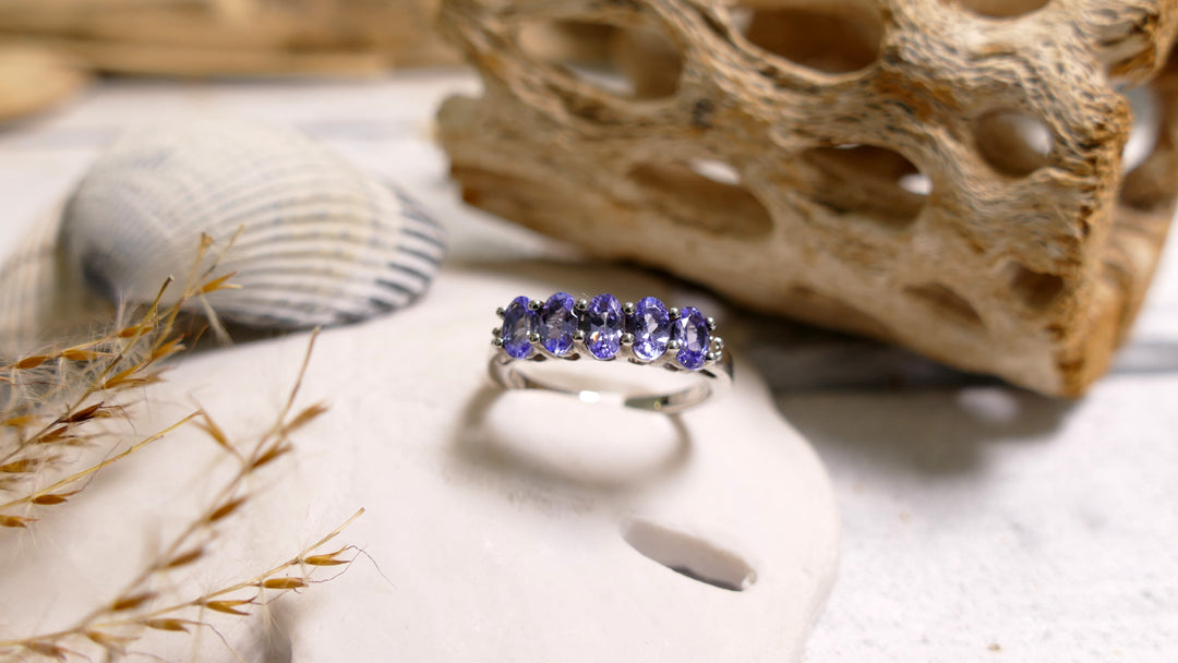 Sterling Silver Silver Tanzanite Ring (Size 6)