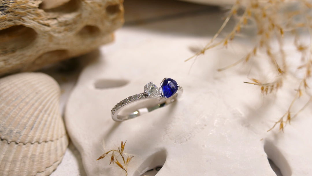 14k White Gold Sapphire Pear 0.31ct Diamond Ring (Size 6 )