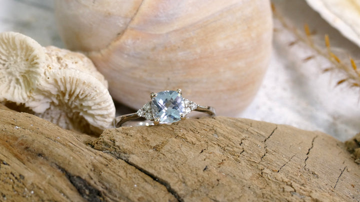 14k White Gold Aquamarine Ring (Size 7)