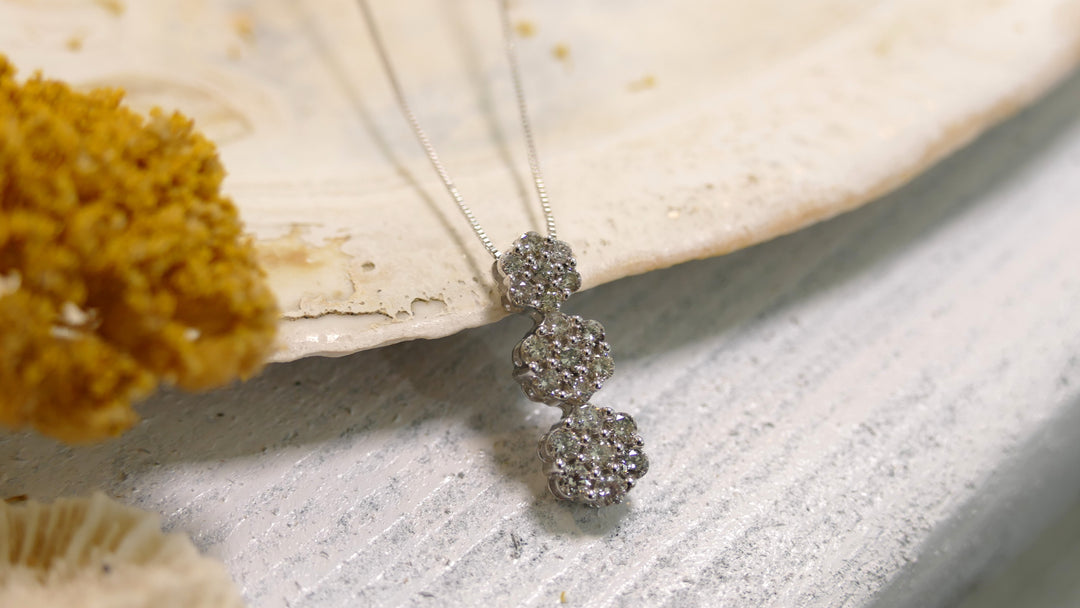 10k White Gold .60ct. Natural Diamond Flower Necklace