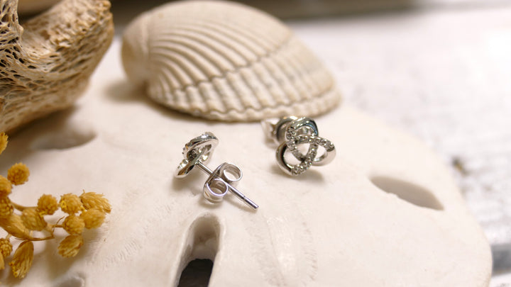 14k White Gold 0.10ct Diamonds Stud Celtic Knot Earrings