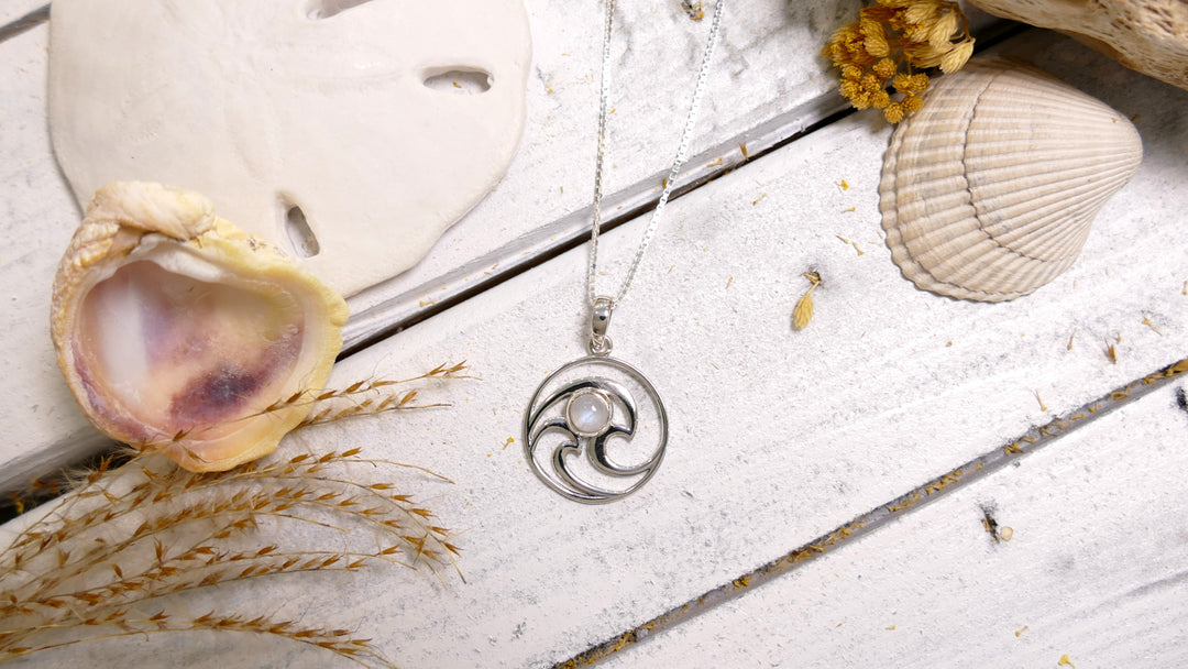 Sterling Silver - Silver Wave Round Moonstone Necklace