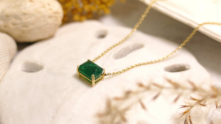 14k Yellow Gold 1.49ct Emerald Cut Emerald Necklace (18")