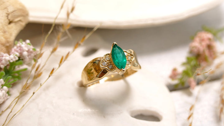 14k Yellow Gold Emerald 0.12ct/6 Accent Diamonds Marquise Estate Style Ring
