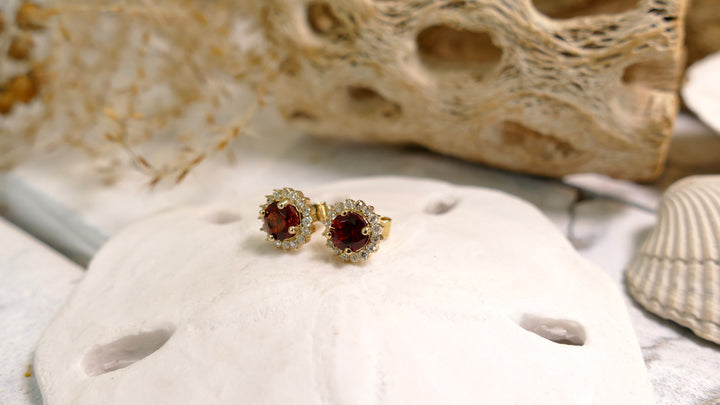 14k Yellow Gold Round .24ct Garnet Stud Earrings