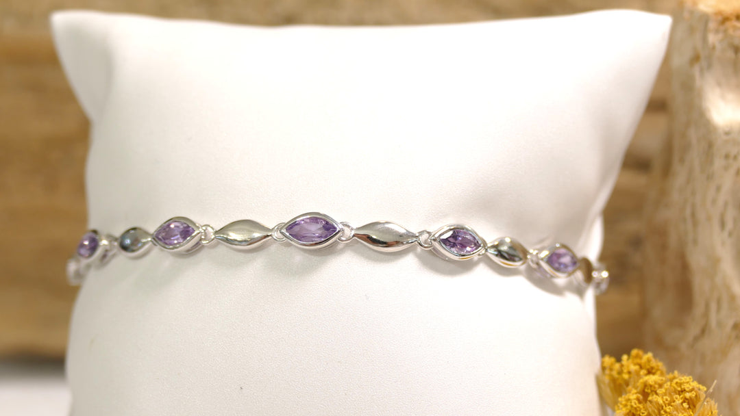 Sterling Silver - Silver Alternating - Diamond Shape - Amethyst Link Bracelet (7.5")