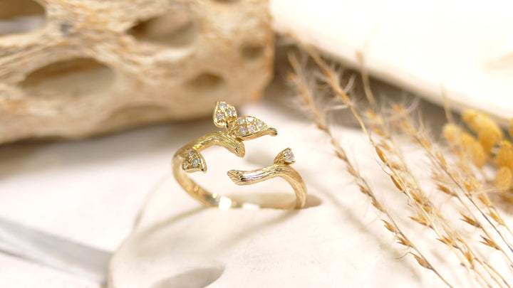 14K Yellow Gold Split Band/Leaf Branch 0.12ct Natural Diamond Ring (Size 7)