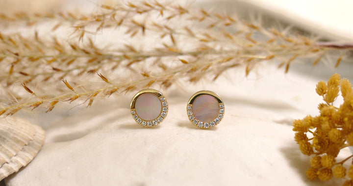 14k Yellow Gold Round .67ct Mother of Pearl Stud Earrings