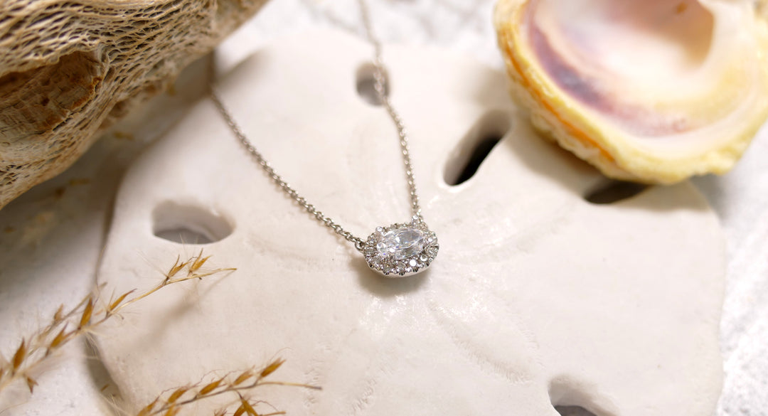 14k White Gold Diamond 0.55ct Halo Oval Necklace