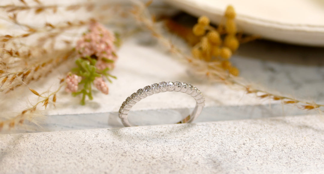 14K White Gold .017ct Natural Diamond Ring (Size 6.5)