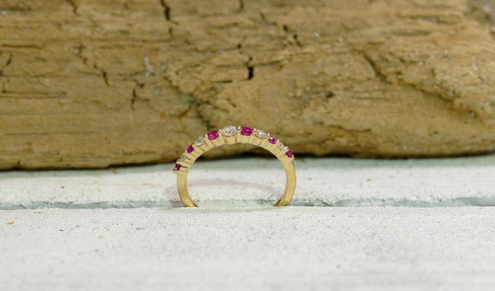 14k Yellow Gold Ruby - Gradient - Diamonds Ring (Size 6)